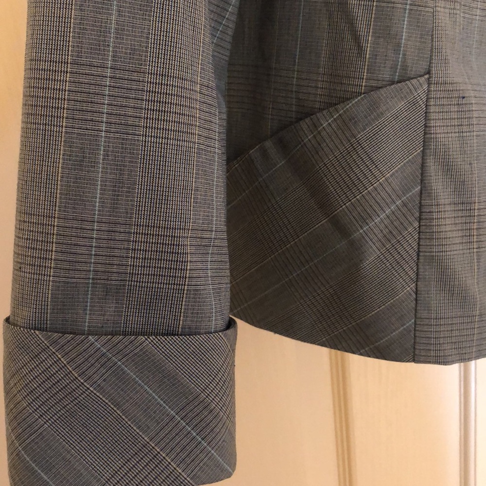 NWOT suit; fully lined plaid suit - Picture 4 of 12
